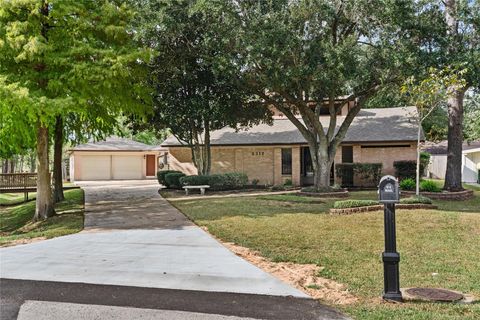 Photo of 2312 John Street, Pearland, TX 77581 (MLS # 43979462)