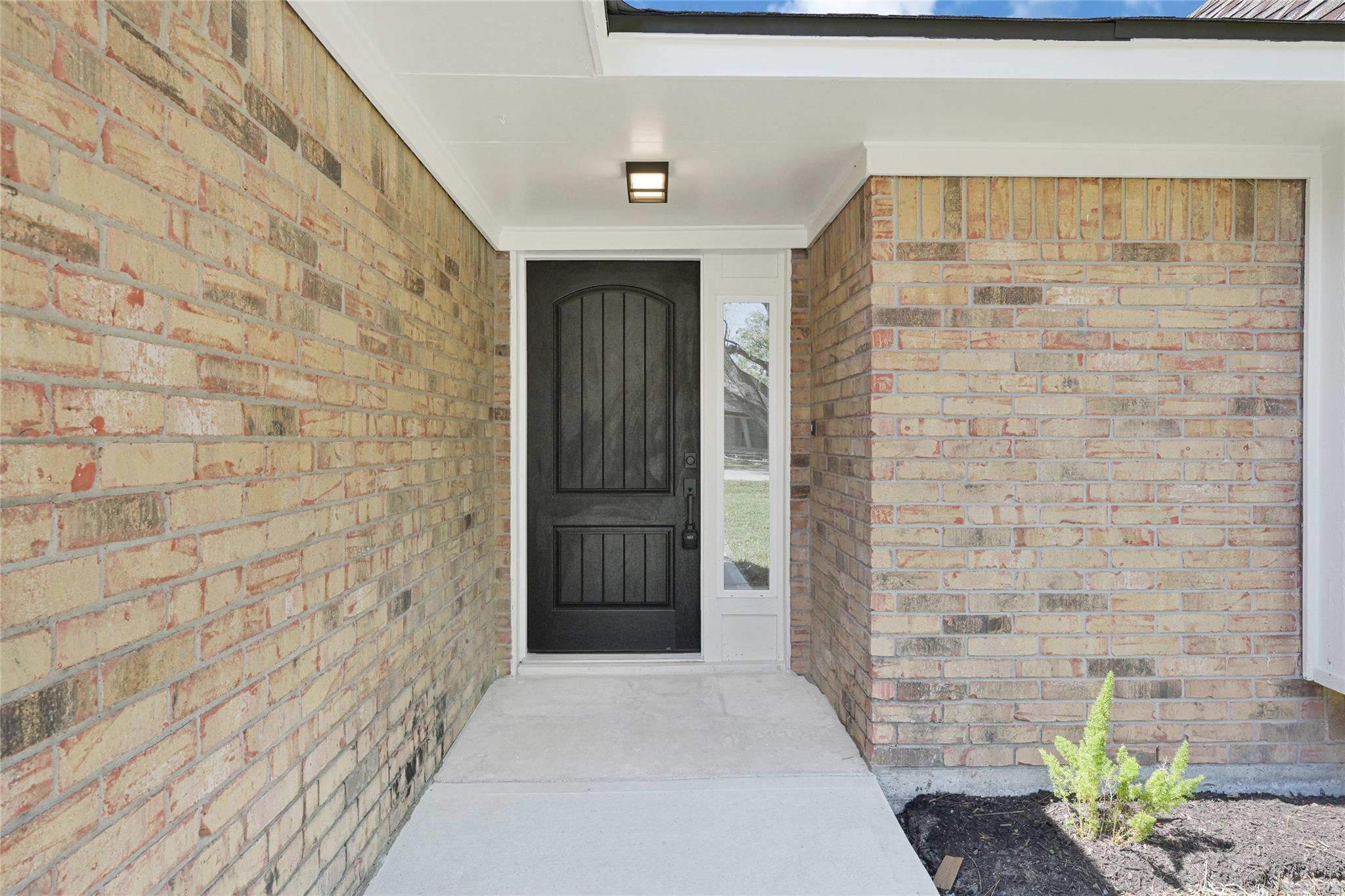 2100 Crestwood Drive