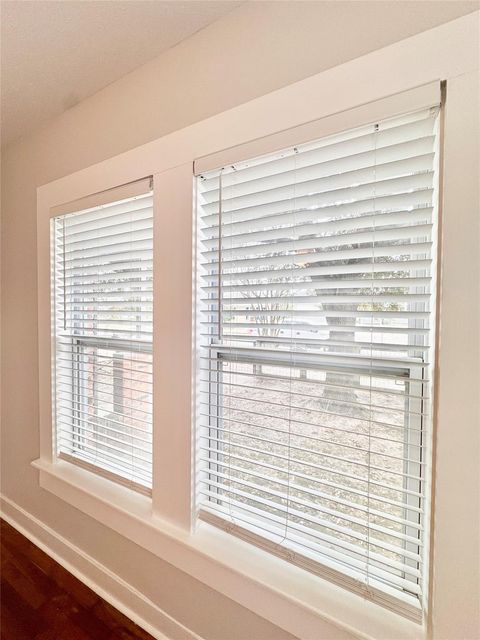 Tiny photo for 629 E 11th Street #1, Houston, TX 77008 (MLS # 55356210)