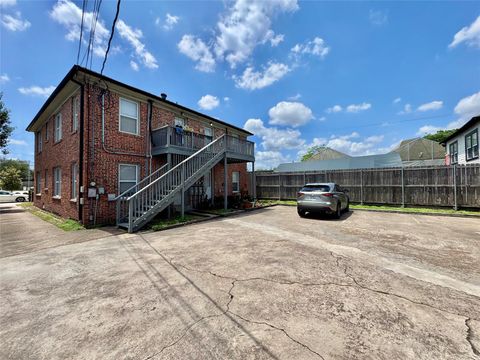Tiny photo for 629 E 11th Street #1, Houston, TX 77008 (MLS # 55356210)