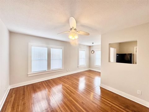 Tiny photo for 629 E 11th Street #1, Houston, TX 77008 (MLS # 55356210)