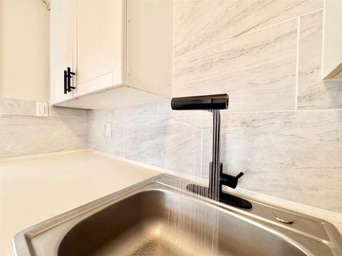 Tiny photo for 629 E 11th Street #1, Houston, TX 77008 (MLS # 55356210)