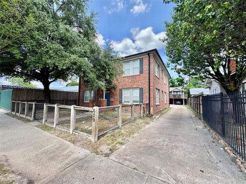 Tiny photo for 629 E 11th Street #1, Houston, TX 77008 (MLS # 55356210)