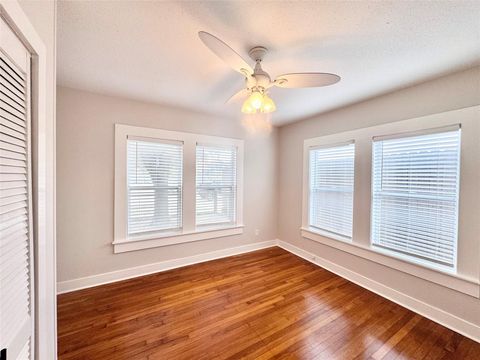 Tiny photo for 629 E 11th Street #1, Houston, TX 77008 (MLS # 55356210)