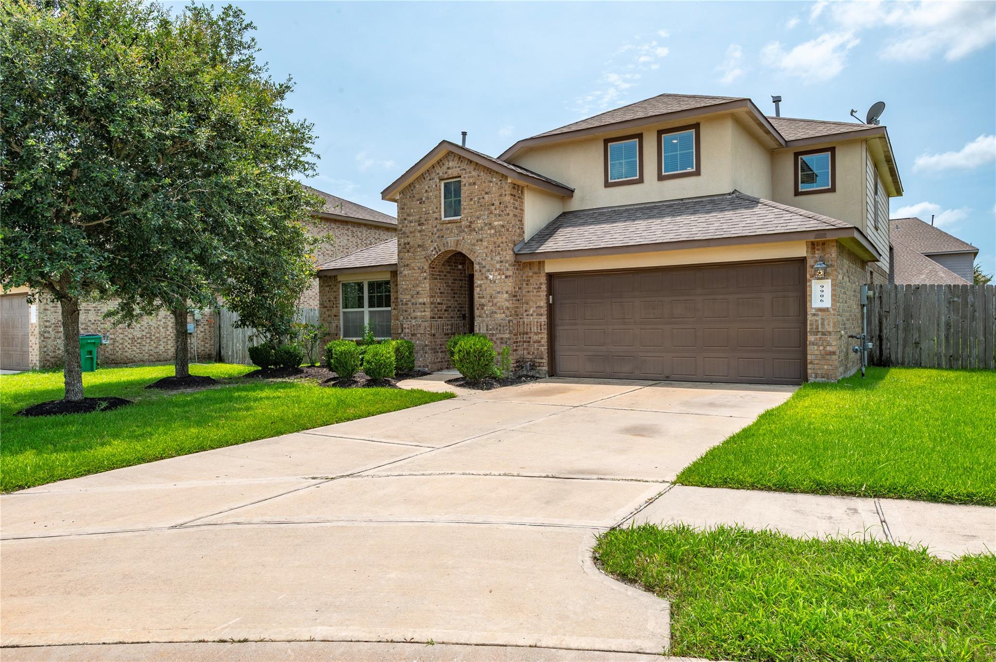 9906 Bezeled Circle Lane