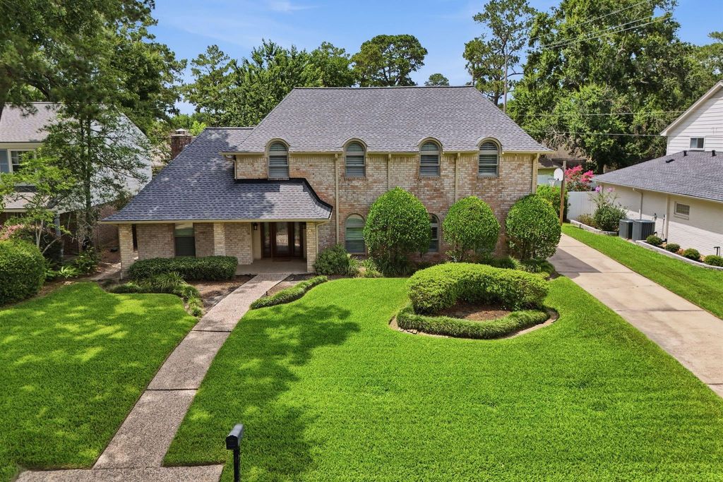 Photo of 5306 Dana Leigh Drive, Houston, TX 77066 (MLS # 74058735)