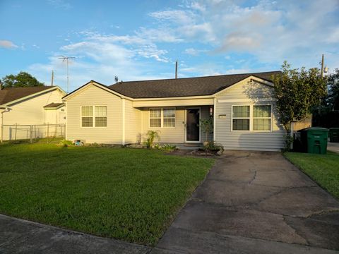 Photo of 12422 Coulson Street, Houston, TX 77015 (MLS # 87440787)