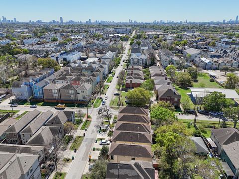 Tiny photo for 2601 Bevis Street #E, Houston, TX 77008 (MLS # 85784210)