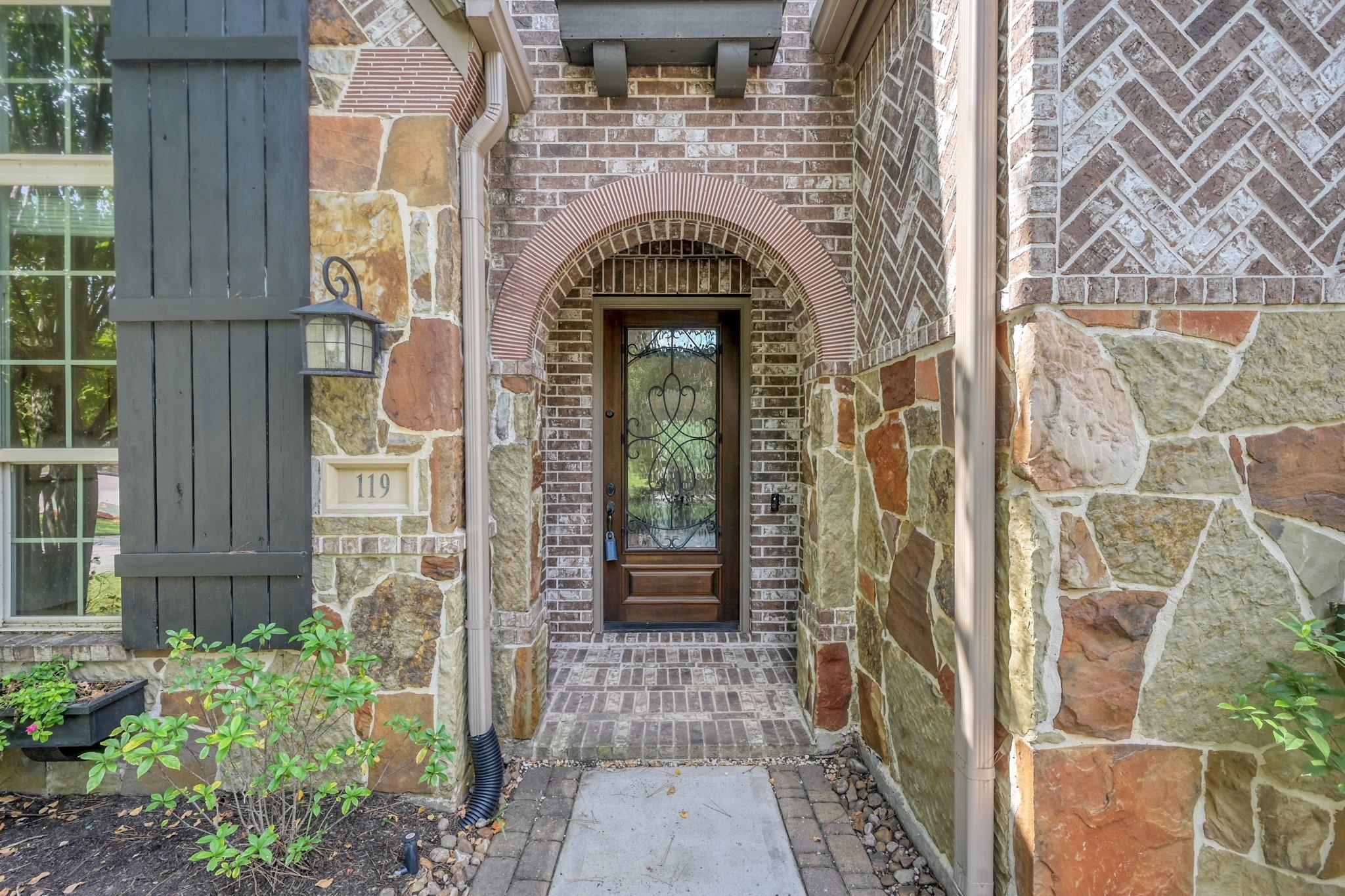 119 W Valera Ridge Place