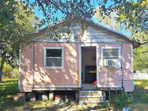 1110 Grace Street Navasota TX 77868