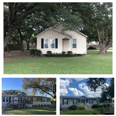 Photo of 1869 Fm 1163 Road, El Campo, TX 77437 (MLS # 26054538)