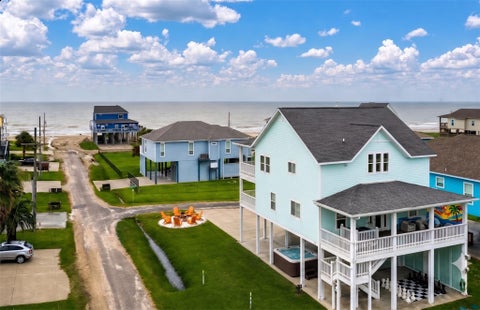 Photo of 819 Eastview, Crystal Beach, TX 77650 (MLS # 27466763)