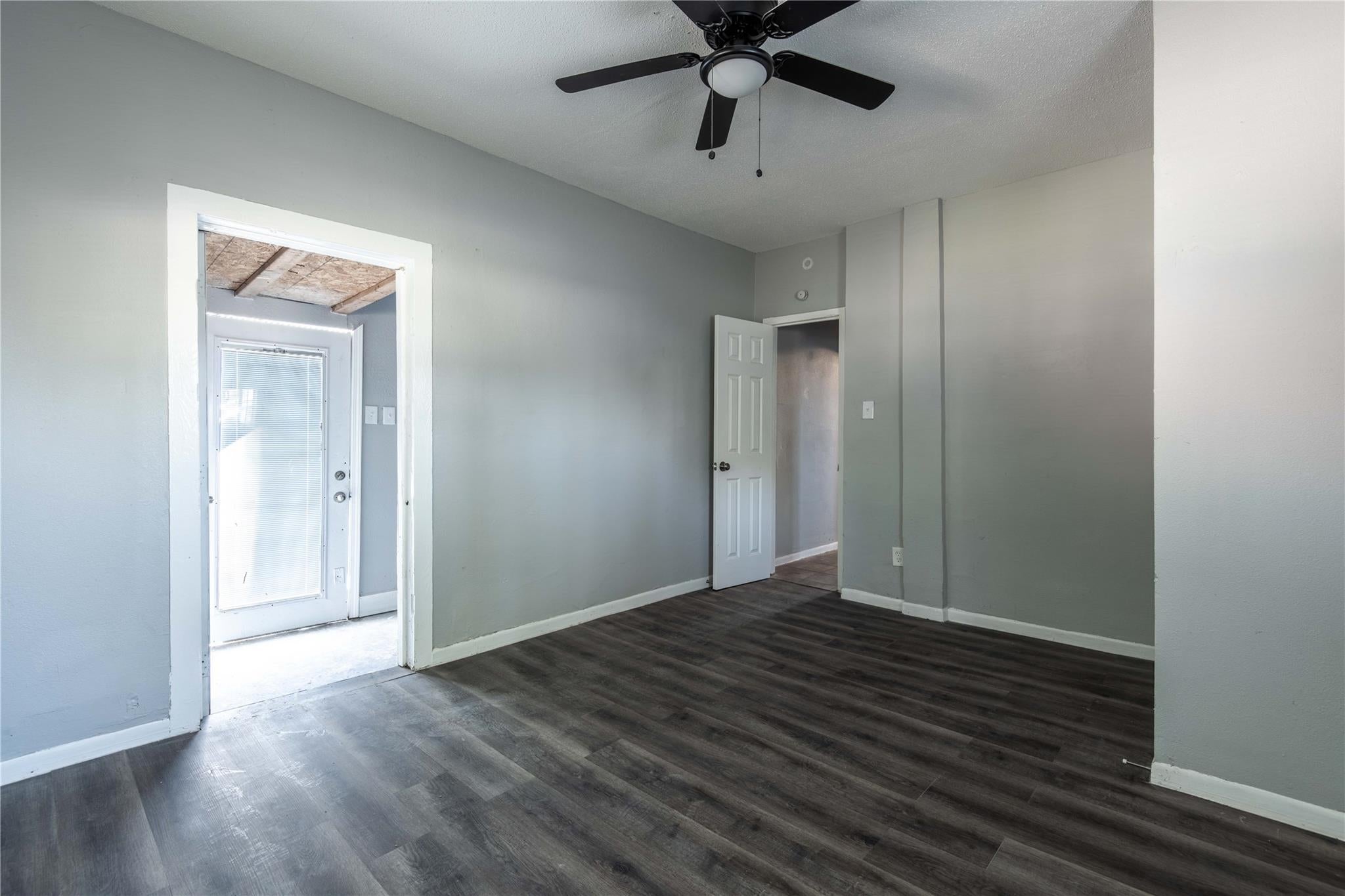 1501 / 1503 J H Clouser Street