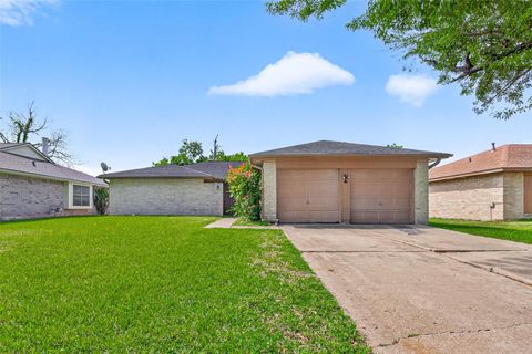 Photo of 2310 Woodwind Drive, Richmond, TX 77406 (MLS # 45348365)