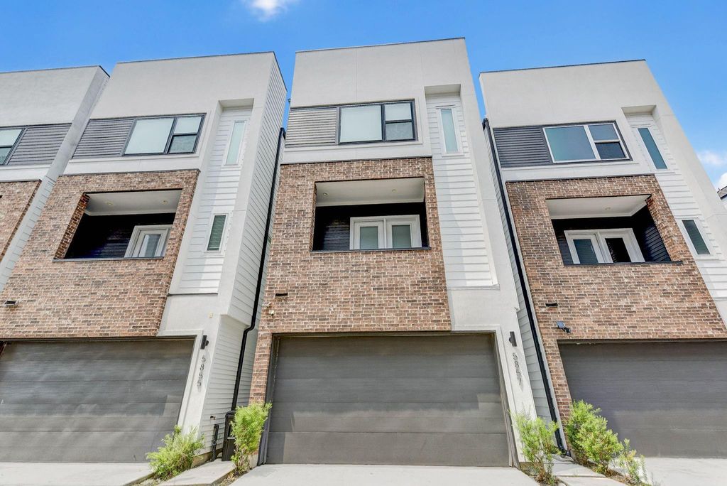 Photo of 5857 Dolores Street, Houston, TX 77057 (MLS # 20836529)