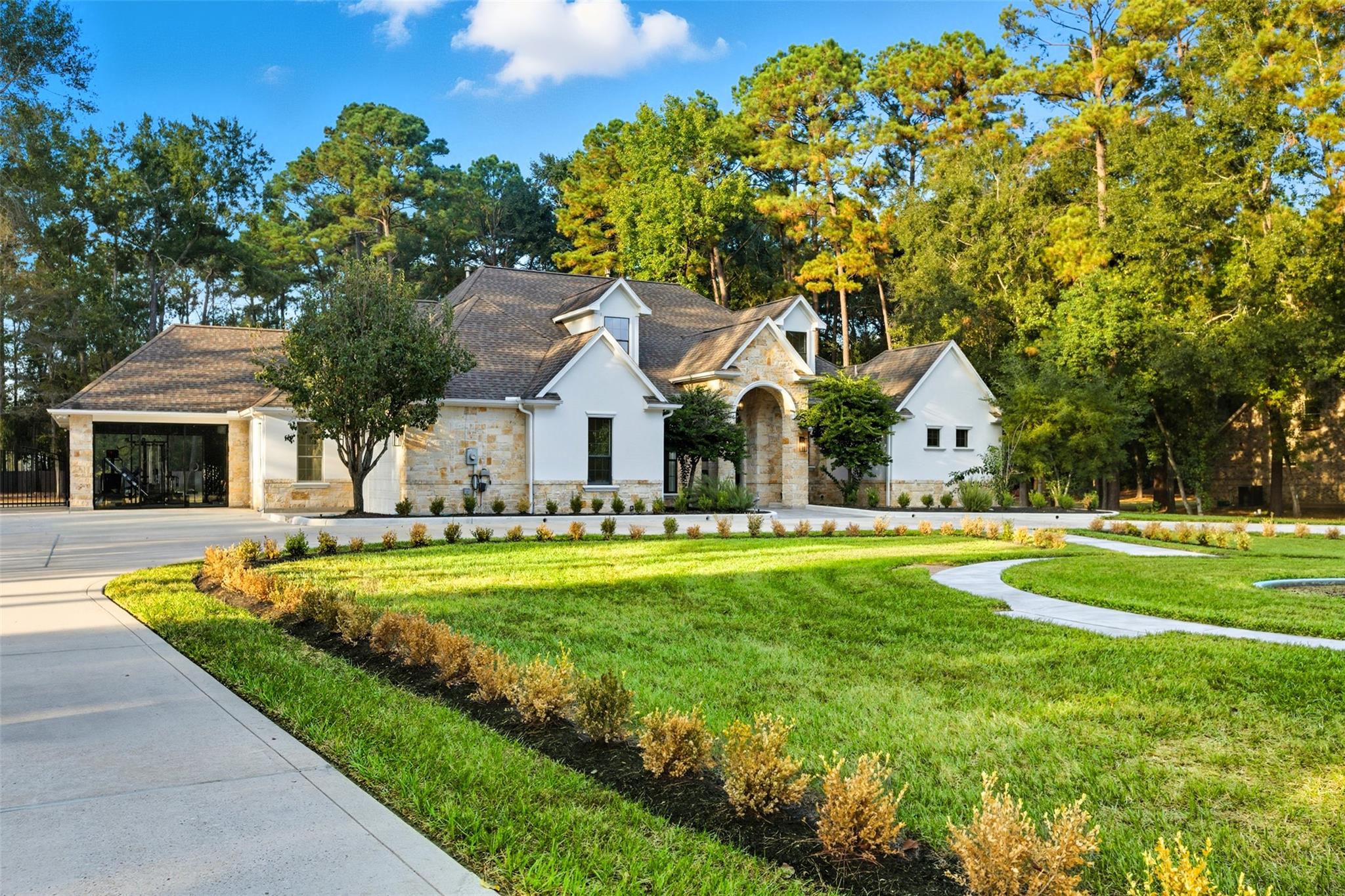 19531 Riverwalk Drive