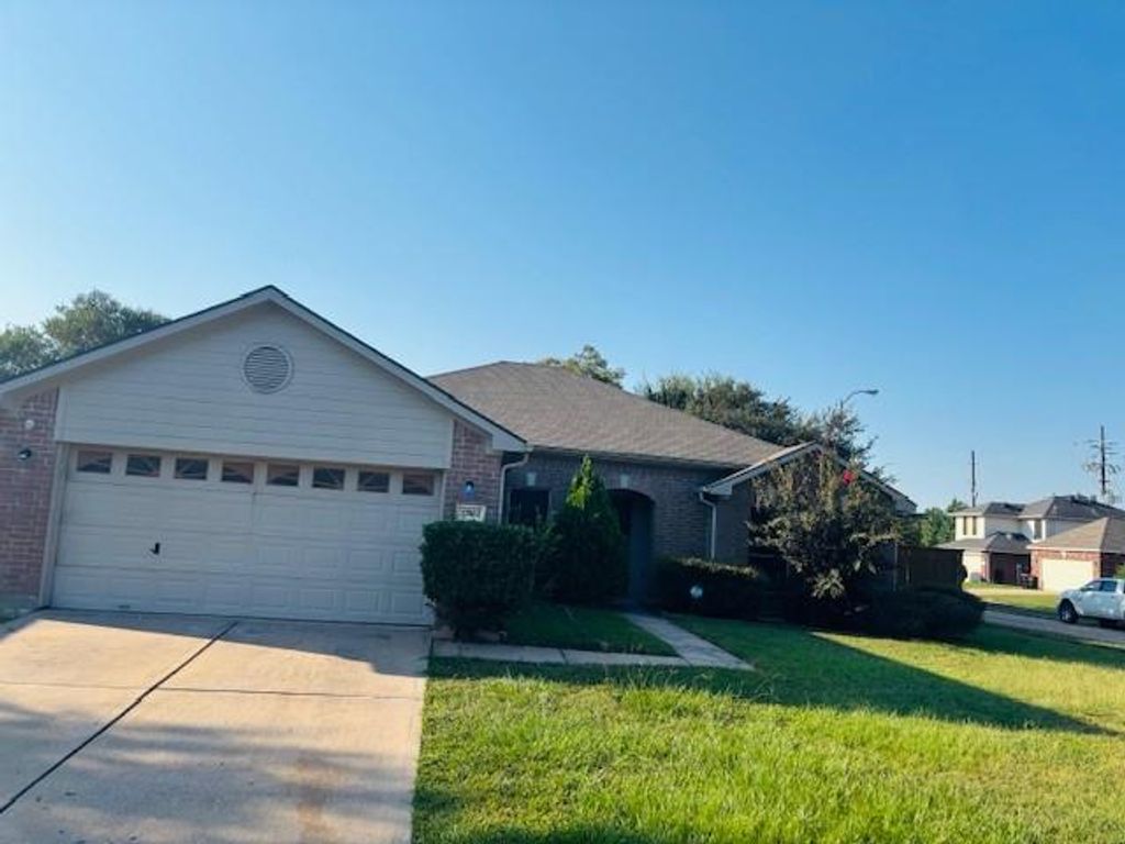 Photo of 17063 Clan Macgregor Drive, Houston, TX 77084 (MLS # 4592923)