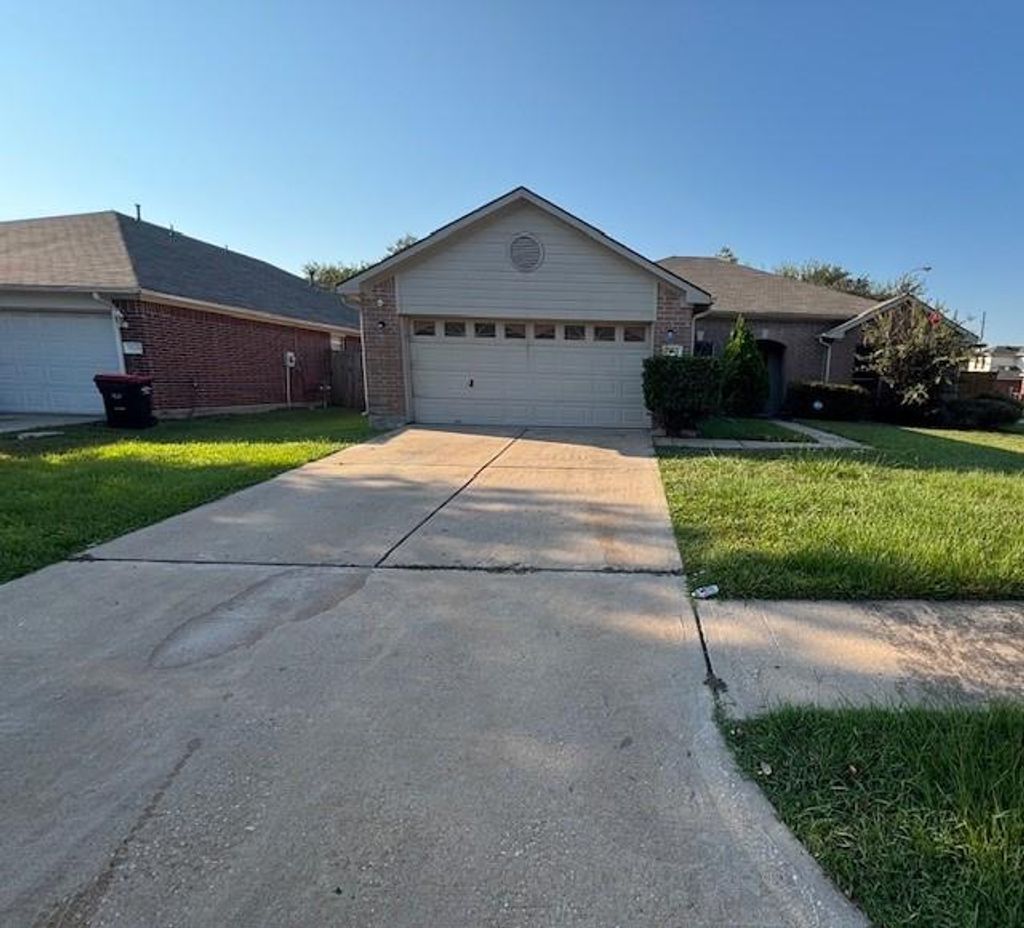 Photo of 17063 Clan Macgregor Drive, Houston, TX 77084 (MLS # 4592923)