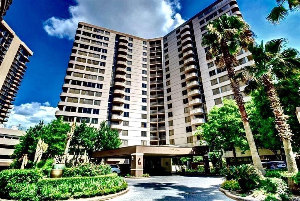 Photo of 3525 Sage Road #411, Houston, TX 77056 (MLS # 43176322)