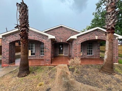 Photo of 11209 Verano Street, Houston, TX 77029 (MLS # 11890462)