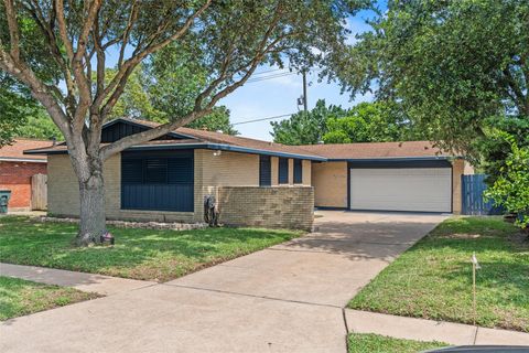 Photo of 7009 Youpon Drive, Galveston, TX 77551 (MLS # 83674442)
