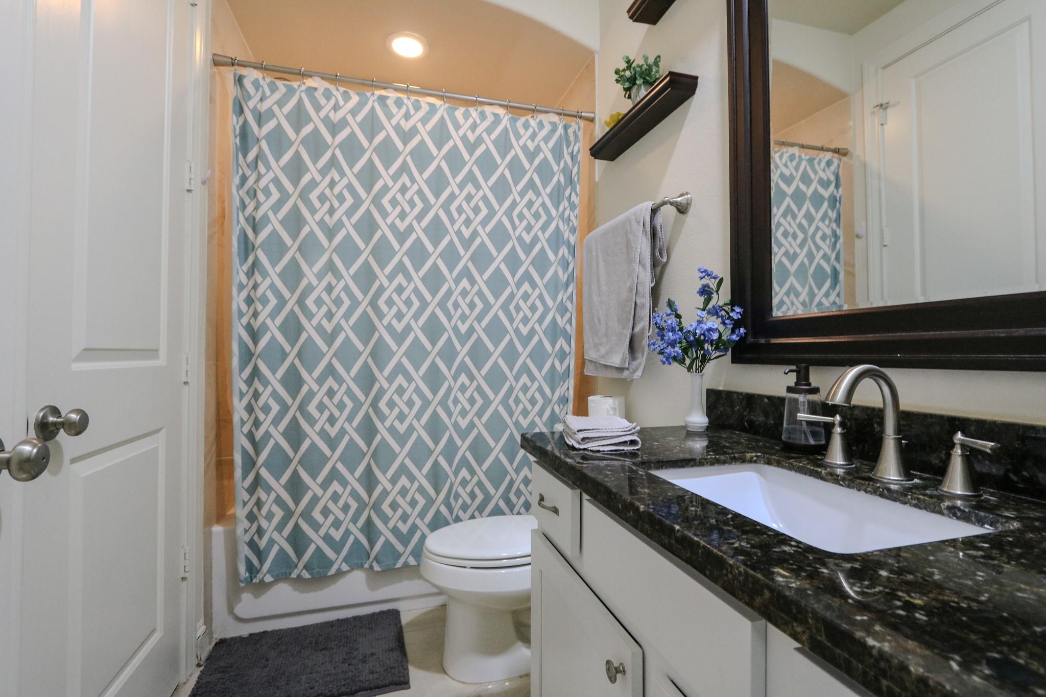 2033 Fannin Station N