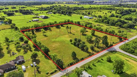 Photo of 8511 County Road 79, Iowa Colony, TX 77583 (MLS # 36679586)