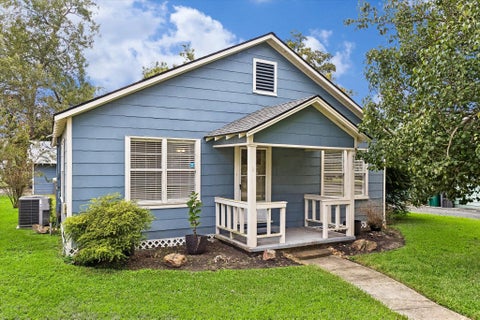 Photo of 401 Florence Street, Tomball, TX 77375 (MLS # 91728028)