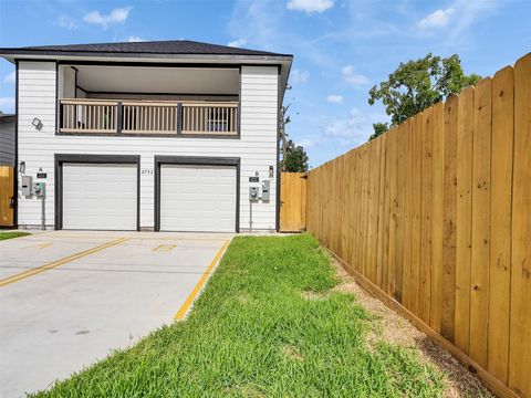 Photo of 6742 Madrid Street #B, Houston, TX 77021 (MLS # 21455428) Photo of 6742 Madrid Street #B, Houston, TX 77021 (MLS # 21455428)
