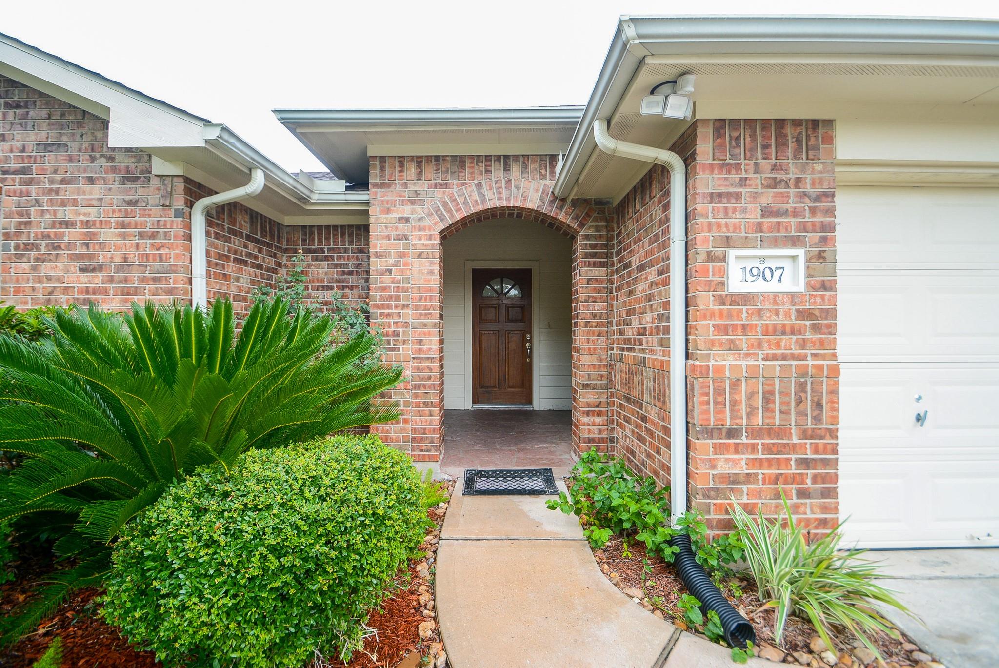 1907 Coverlea Court