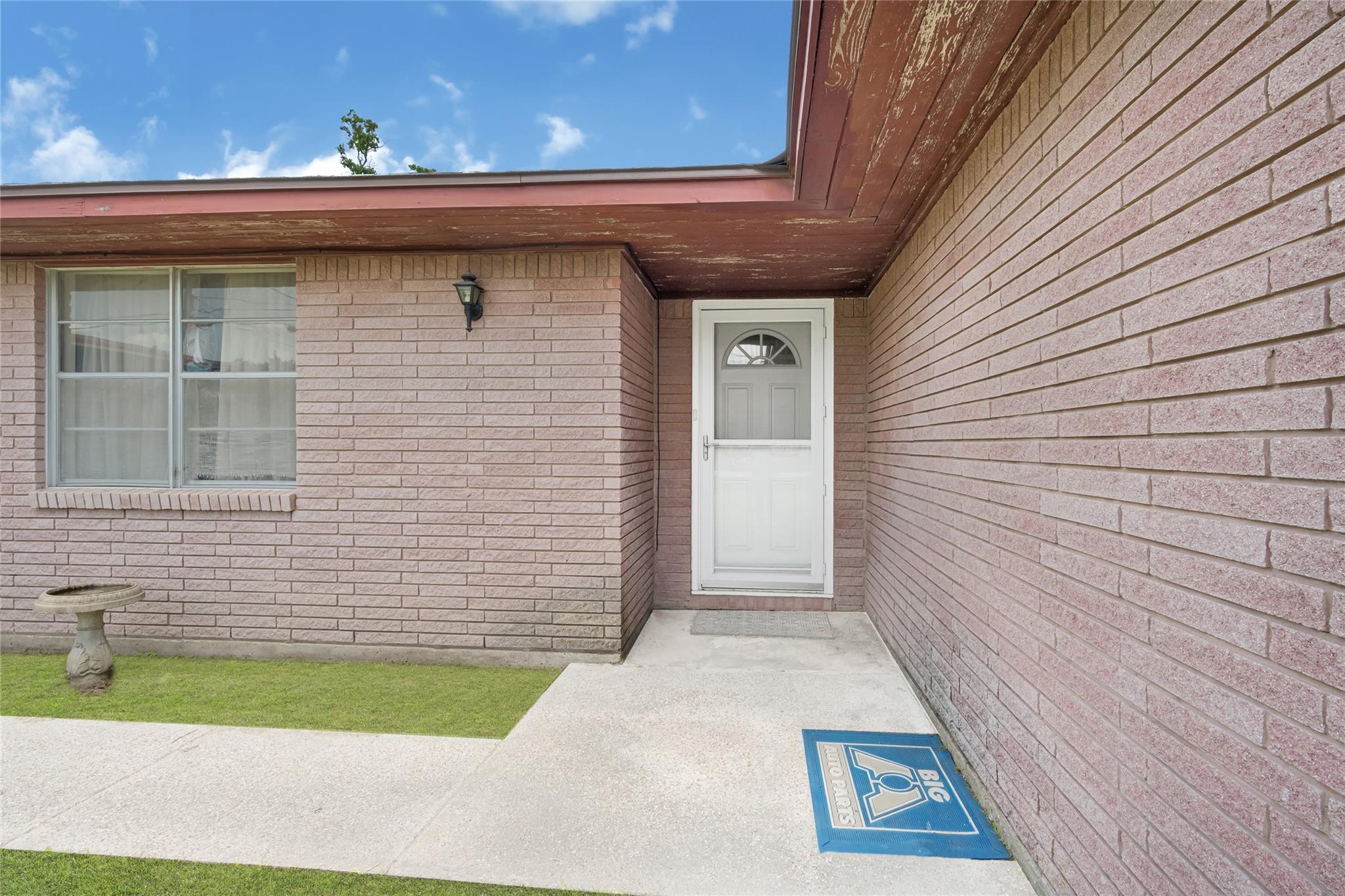2419 Ladin Drive