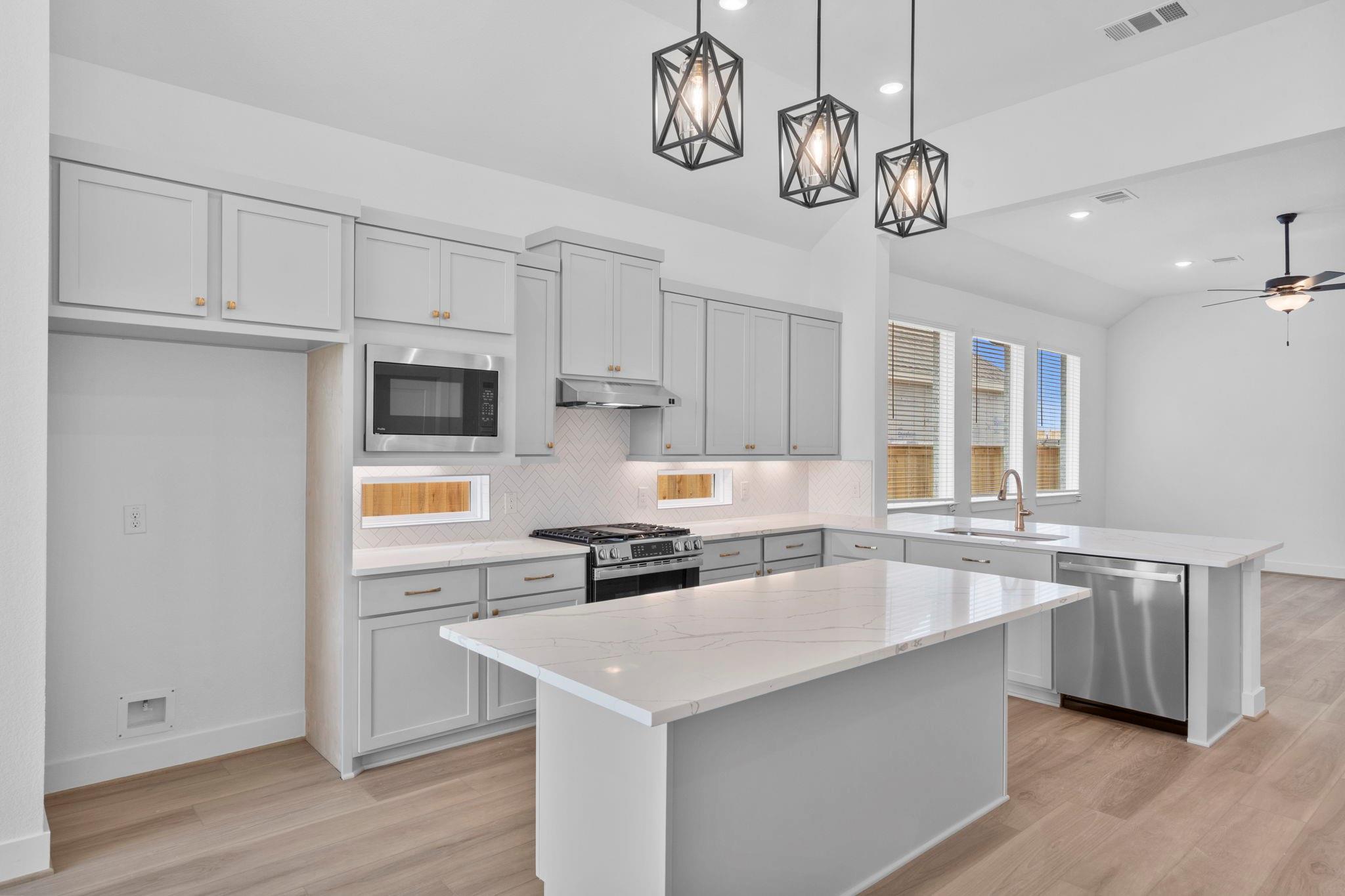 22203 Hercules Club Lane