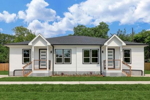 4802 Angleton Street A Houston TX 77033