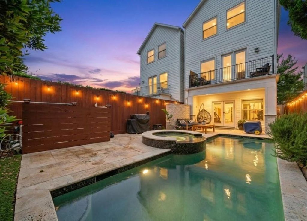 Photo of 106 Arnold Street, Houston, TX 77007 (MLS # 29360567)