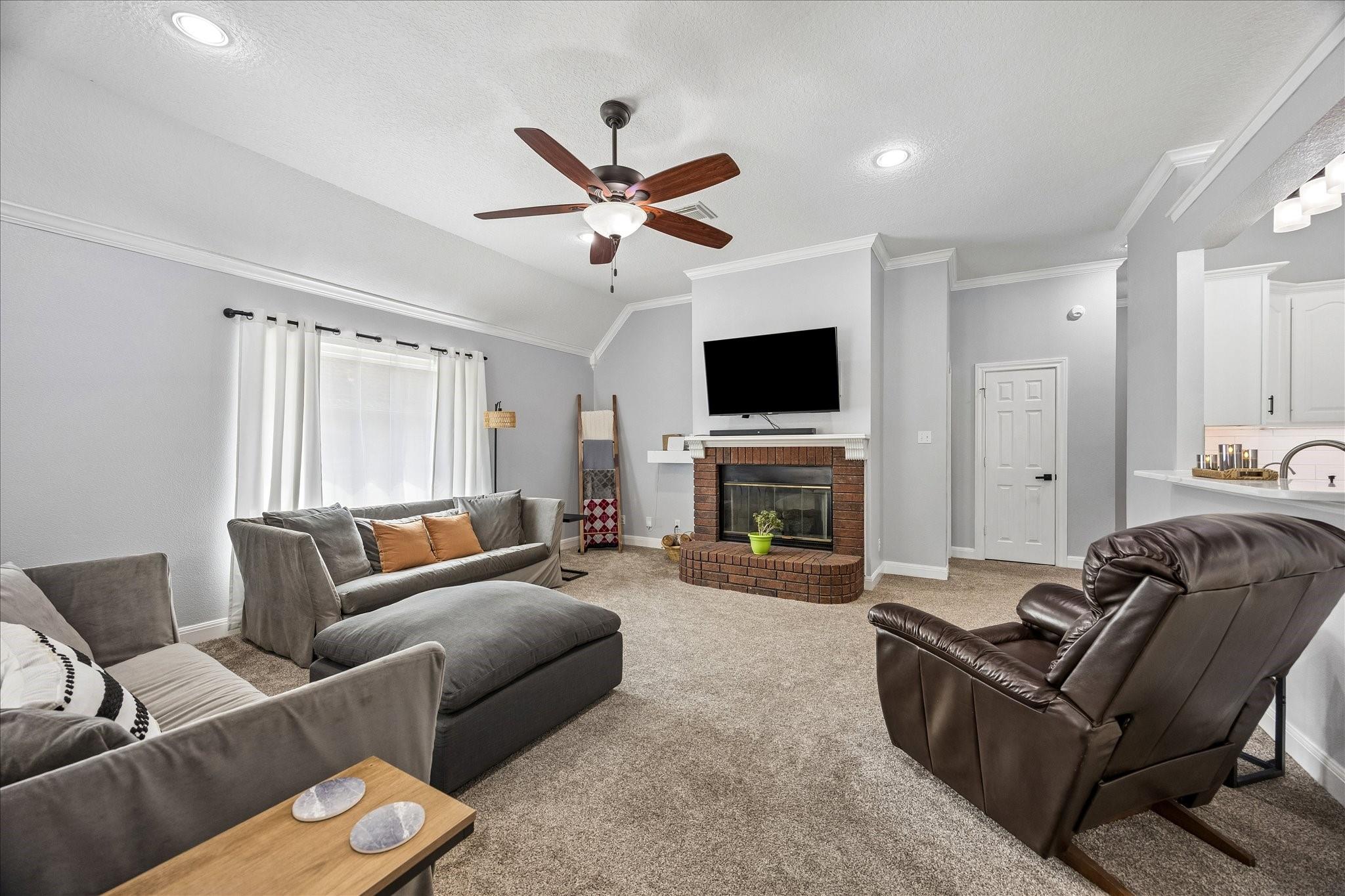 202 W Larkspur Drive