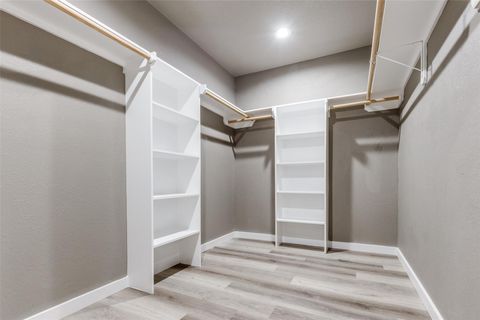 Tiny photo for 211 E 31st 1/2 Street, Houston, TX 77018 (MLS # 37222752)