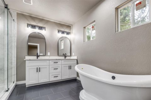 Tiny photo for 211 E 31st 1/2 Street, Houston, TX 77018 (MLS # 37222752)