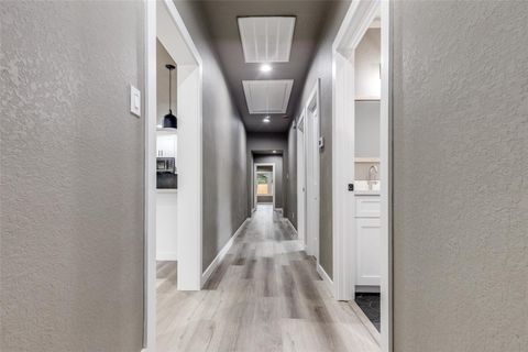 Tiny photo for 211 E 31st 1/2 Street, Houston, TX 77018 (MLS # 37222752)