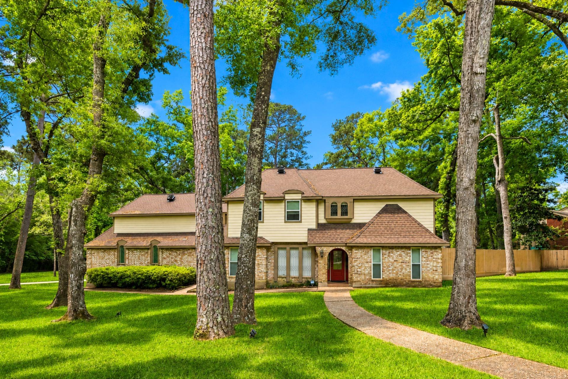 2426 Kings Forest Drive