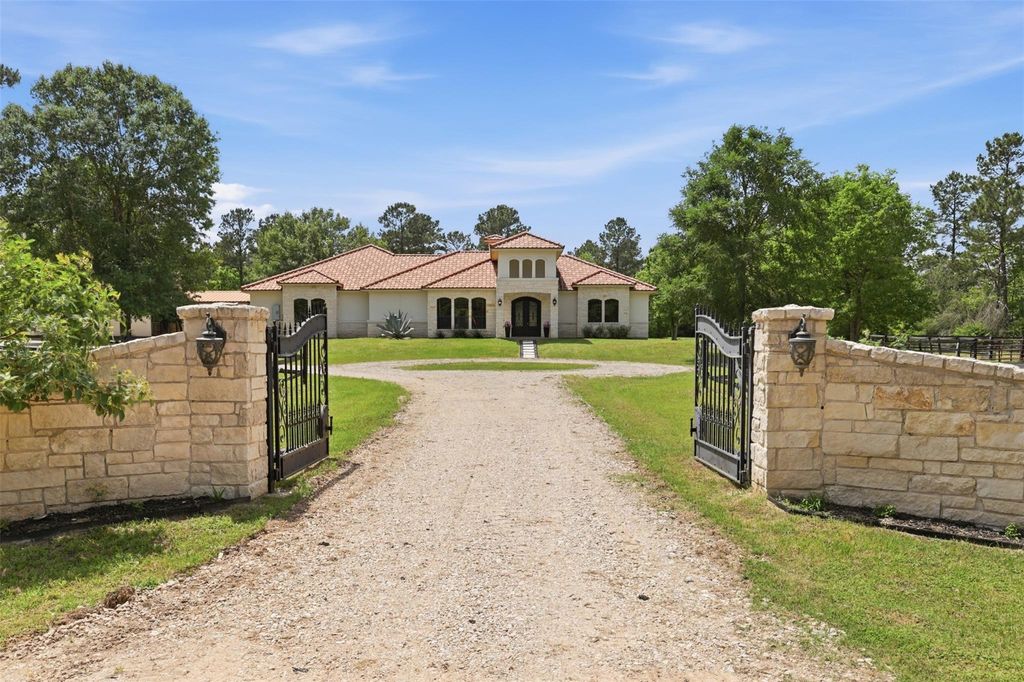 Photo of 10105 Heritage Ranch Road, Conroe, TX 77303 (MLS # 24334149)