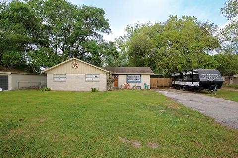 Photo of 4028 Avenue O, Santa Fe, TX 77510 (MLS # 84337303)