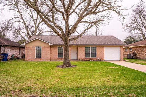 Photo of 7211 Mockingbird Lane, Texas City, TX 77591 (MLS # 12012027)