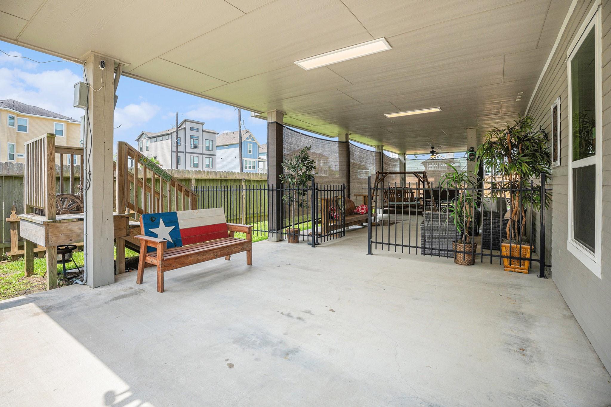 1333 N Meyer Avenue