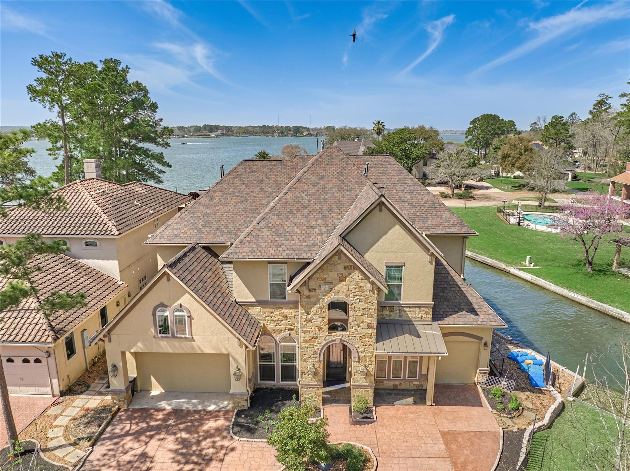 12838 Lakeshore Drive