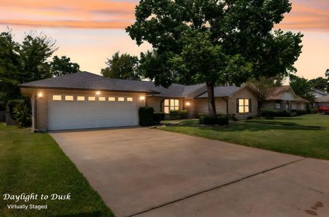 Photo of 206 Spyglass Drive, Lufkin, TX 75901 (MLS # 81049299)