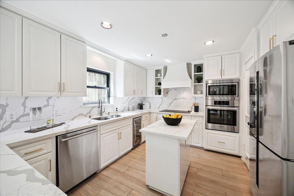 Photo of 2422 Nantucket Drive #C, Houston, TX 77057 (MLS # 75130971)