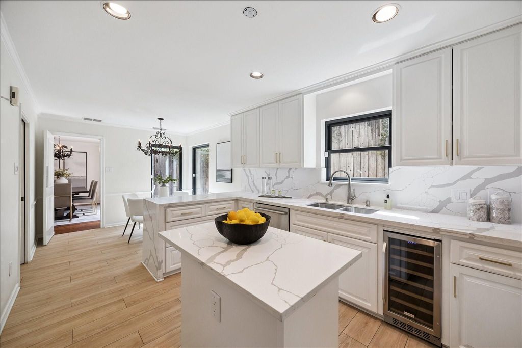 Photo of 2422 Nantucket Drive #C, Houston, TX 77057 (MLS # 75130971)