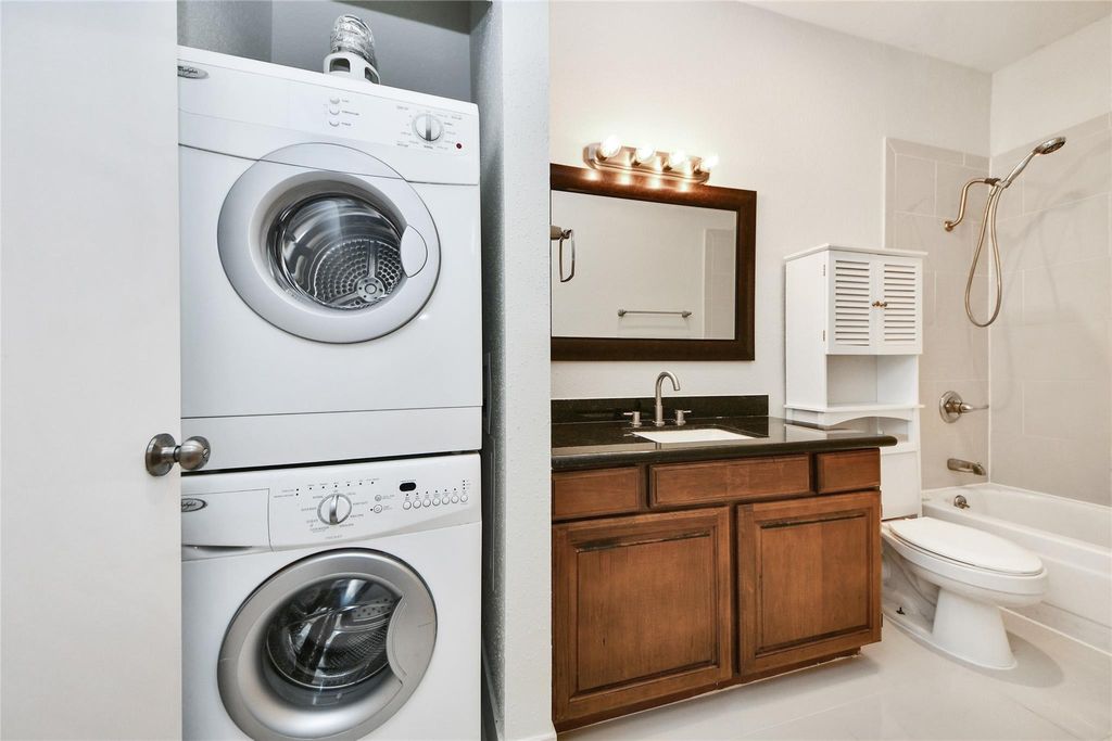 Photo of 2400 N Braeswood Boulevard #324, Houston, TX 77030 (MLS # 43394713)