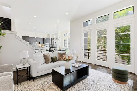 Photo of 2203 Colorado Street, Houston, TX 77007 (MLS # 8282121)