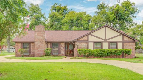 Photo of 203 Old Angleton Road, Lake Jackson, TX 77566 (MLS # 39795158)